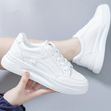Stilrena vita sneakers med lätt komfort