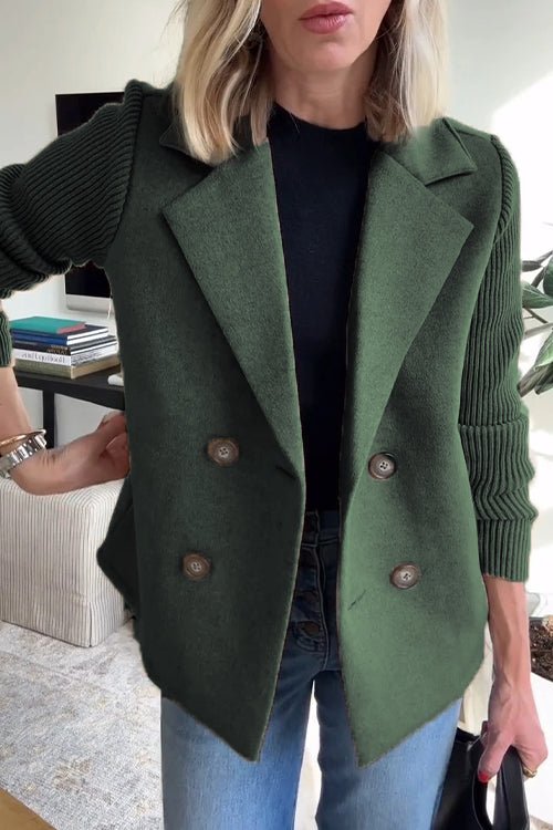 Amora – Elegant kavaj med flätstickade ärmar – bild 12
