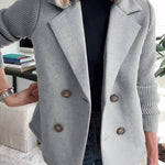 Amora – Elegant kavaj med flätstickade ärmar – bild 10