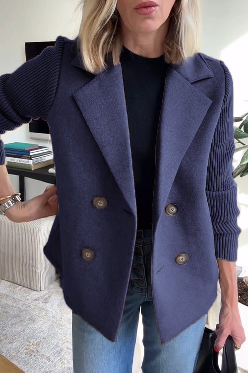 Amora – Elegant kavaj med flätstickade ärmar – bild 11