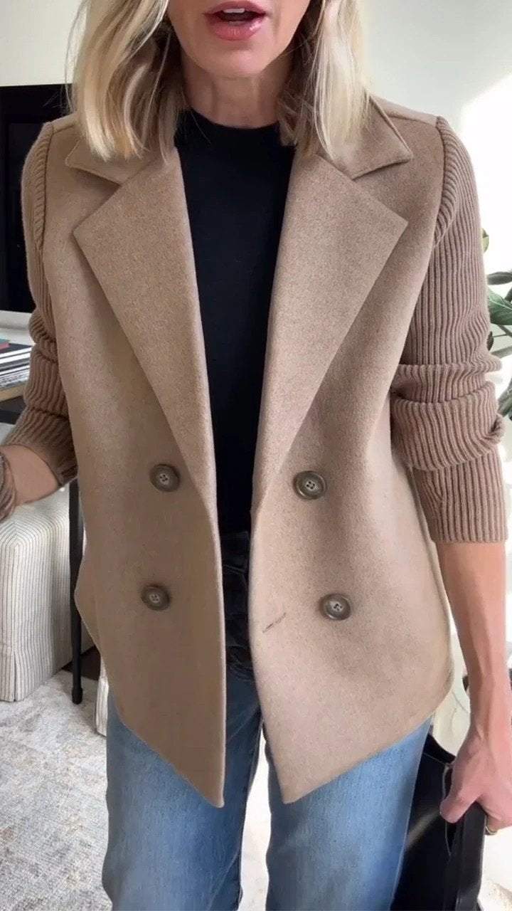 Amora – Elegant kavaj med flätstickade ärmar – bild 3