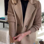 Amora – Elegant kavaj med flätstickade ärmar – bild 7